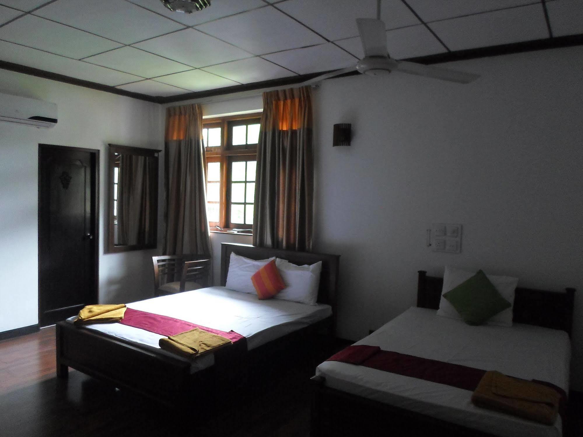 Kandy Green View Bungalow Luaran gambar